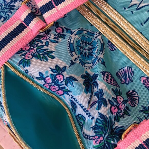 Lilly Pulitzer Overnight Duffle Amalfi Blue Lilly's Roadtrip EUC - Picture 11 of 17